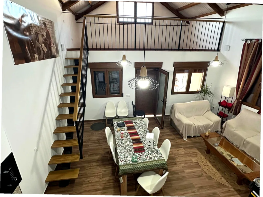 Hogar vista de interior escalera